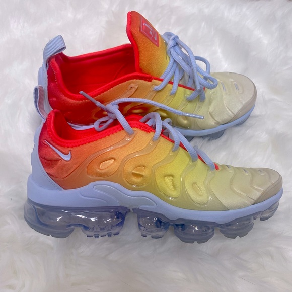 red vapormax plus size 6.5